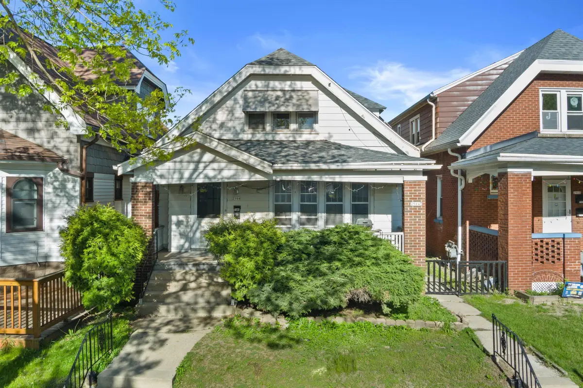 2964 S 11th St, Milwaukee, WI 53215 - #1