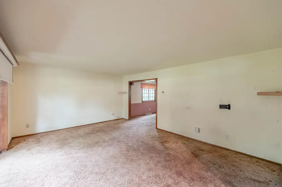 S71W17273 Pleasantview Dr, Muskego, WI 53150 - #2