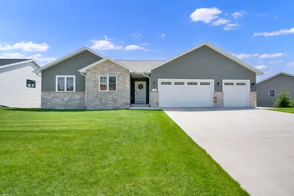 717 Drumlin Cv, Kewaskum, WI 53040