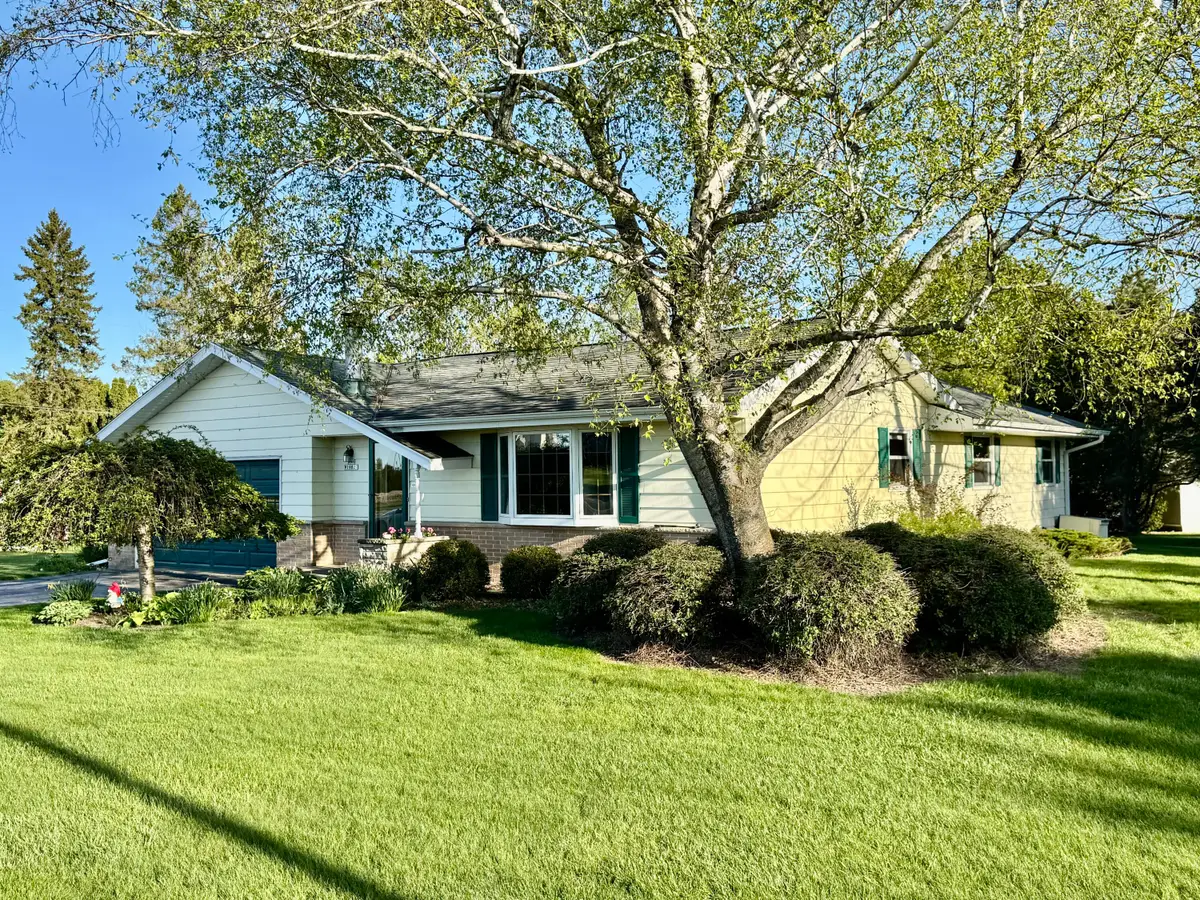 N96W19827 County Line Rd, Menomonee Falls, WI 53051 - #1
