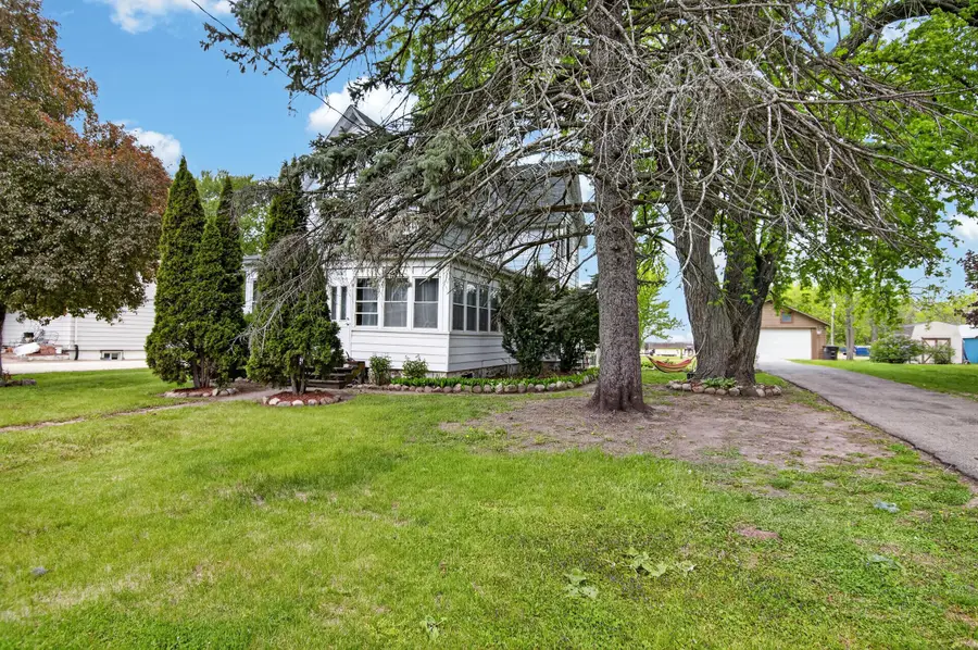 224 Howard St, Walworth, WI 53184 - #2