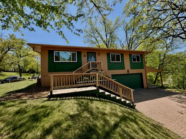 29941 Greenleaf Dr, Burlington, WI 53105