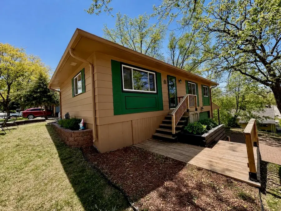 29941 Greenleaf Dr, Burlington, WI 53105 - #3