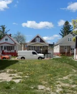 2048 W Vilter Ln, Milwaukee, WI 53204 - #2