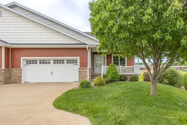 827 Barson Ct, Onalaska, WI 54650