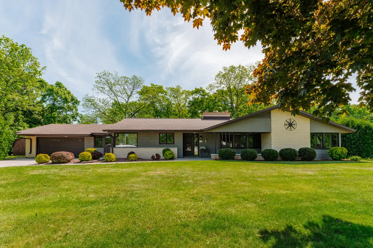 W124S6438 Hawthorne Rd, Muskego, WI 53150 - #1