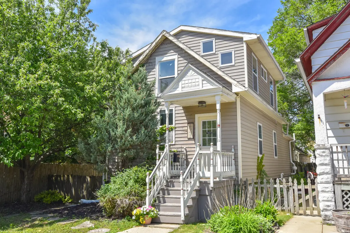 2543 N Gordon Pl, Milwaukee, WI 53212 - #1