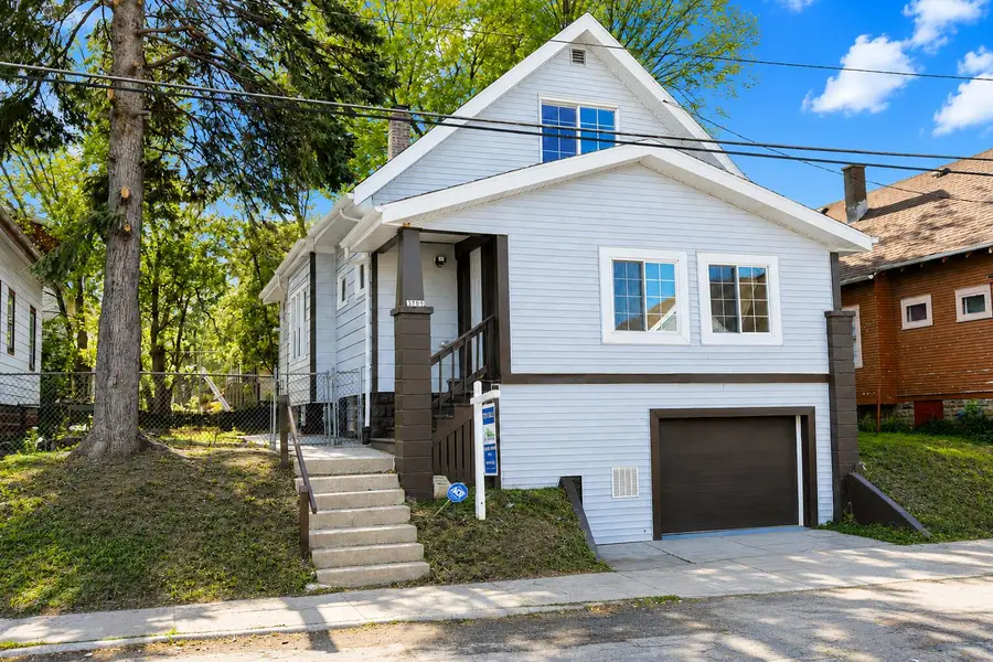 3709 N 2nd Ln, Milwaukee, WI 53212 - #2