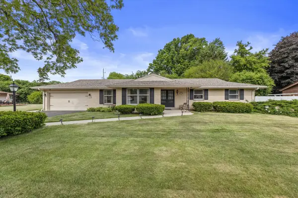 9133 N Silver Brook Ln, Brown Deer, WI 53223