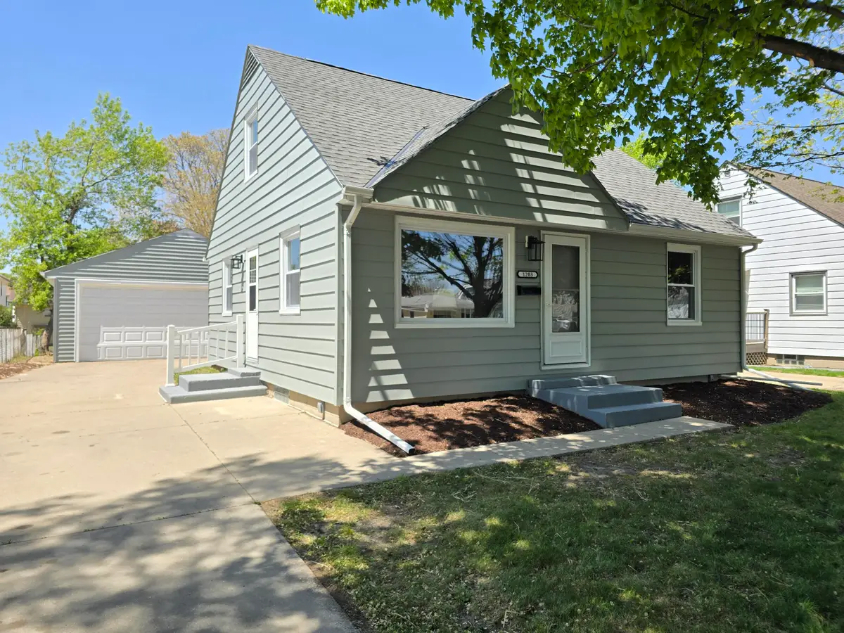 1203 S 110th St, West Allis, WI 53214 - #1