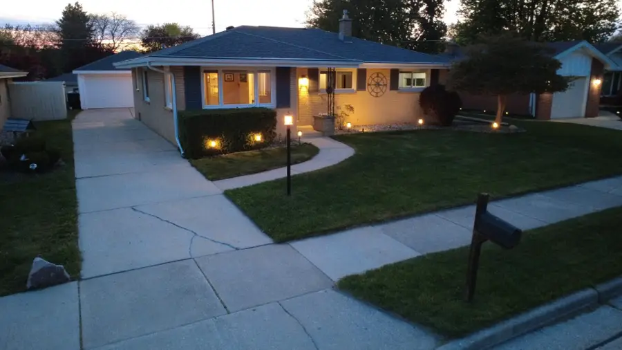 56 Illinois St, Racine, WI 53405 - #2