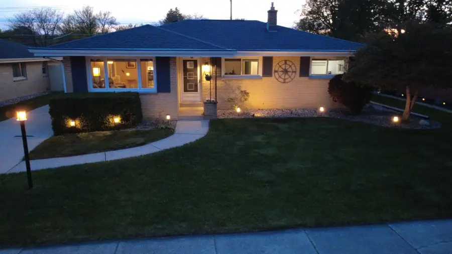 56 Illinois St, Racine, WI 53405 - #3