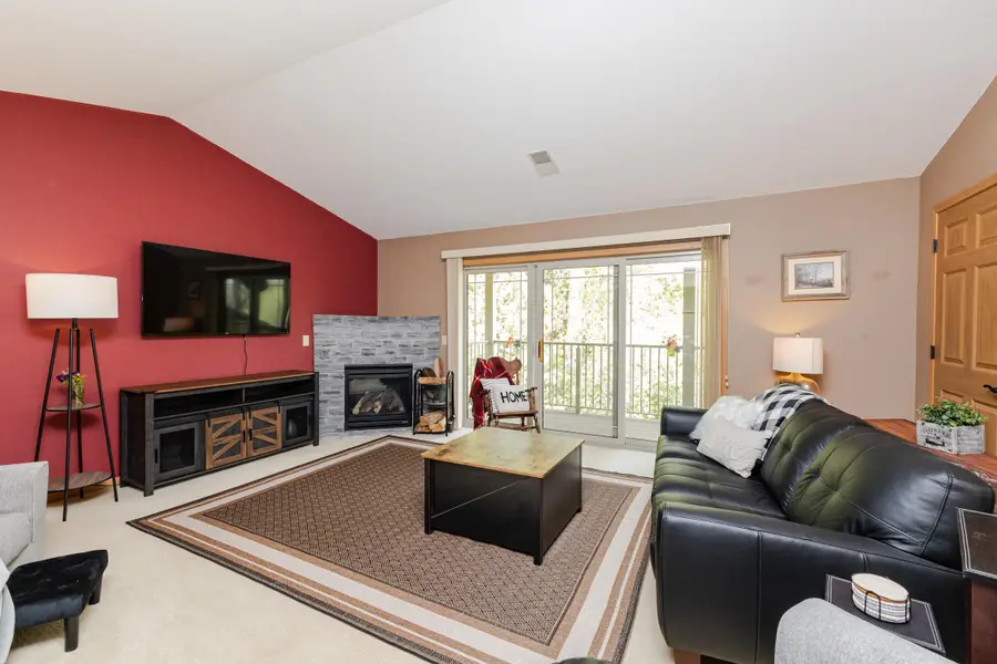 984 Spring Ct, Newburg, WI 53095 - #3