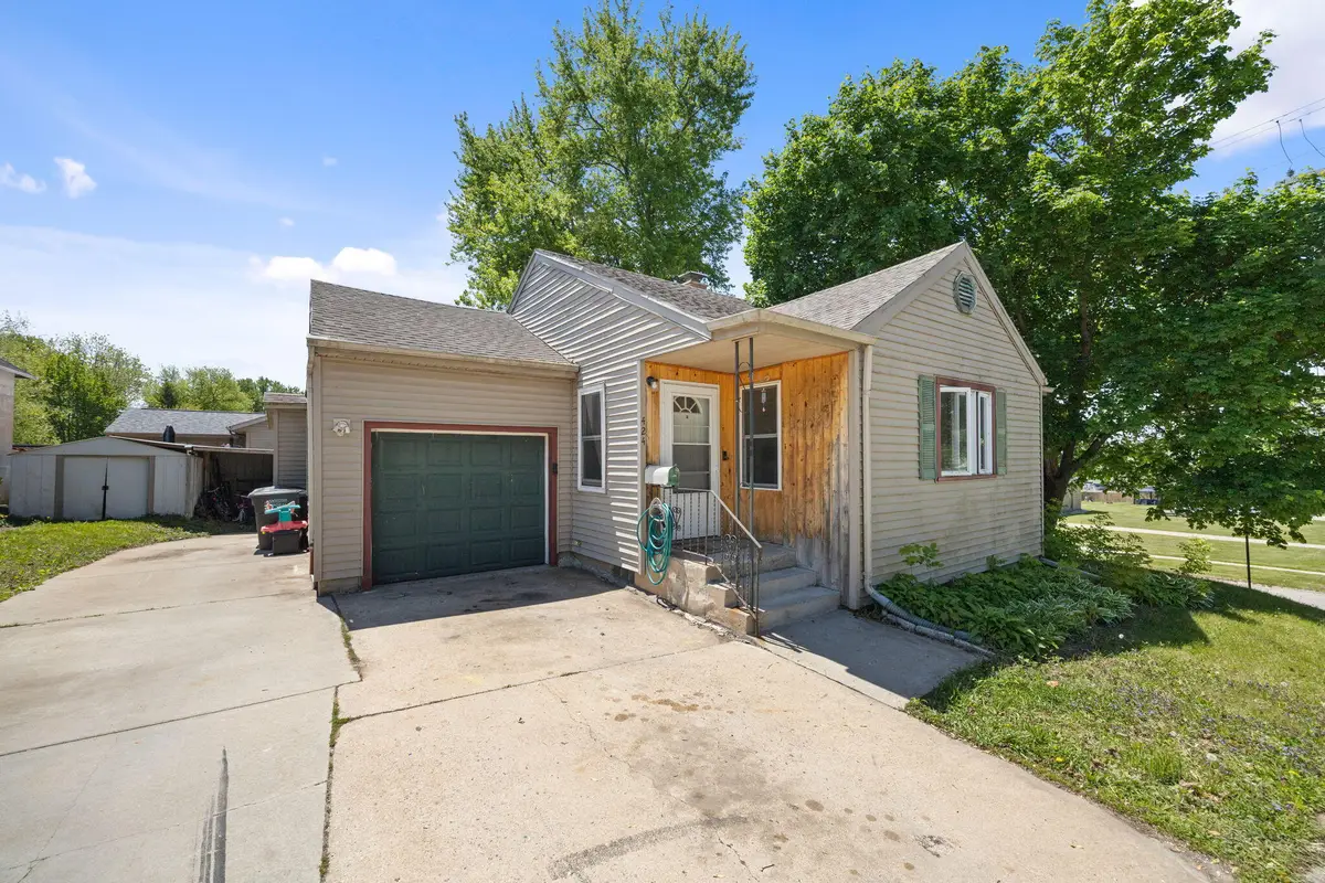 424 W Milwaukee St, Jefferson, WI 53549 - #1