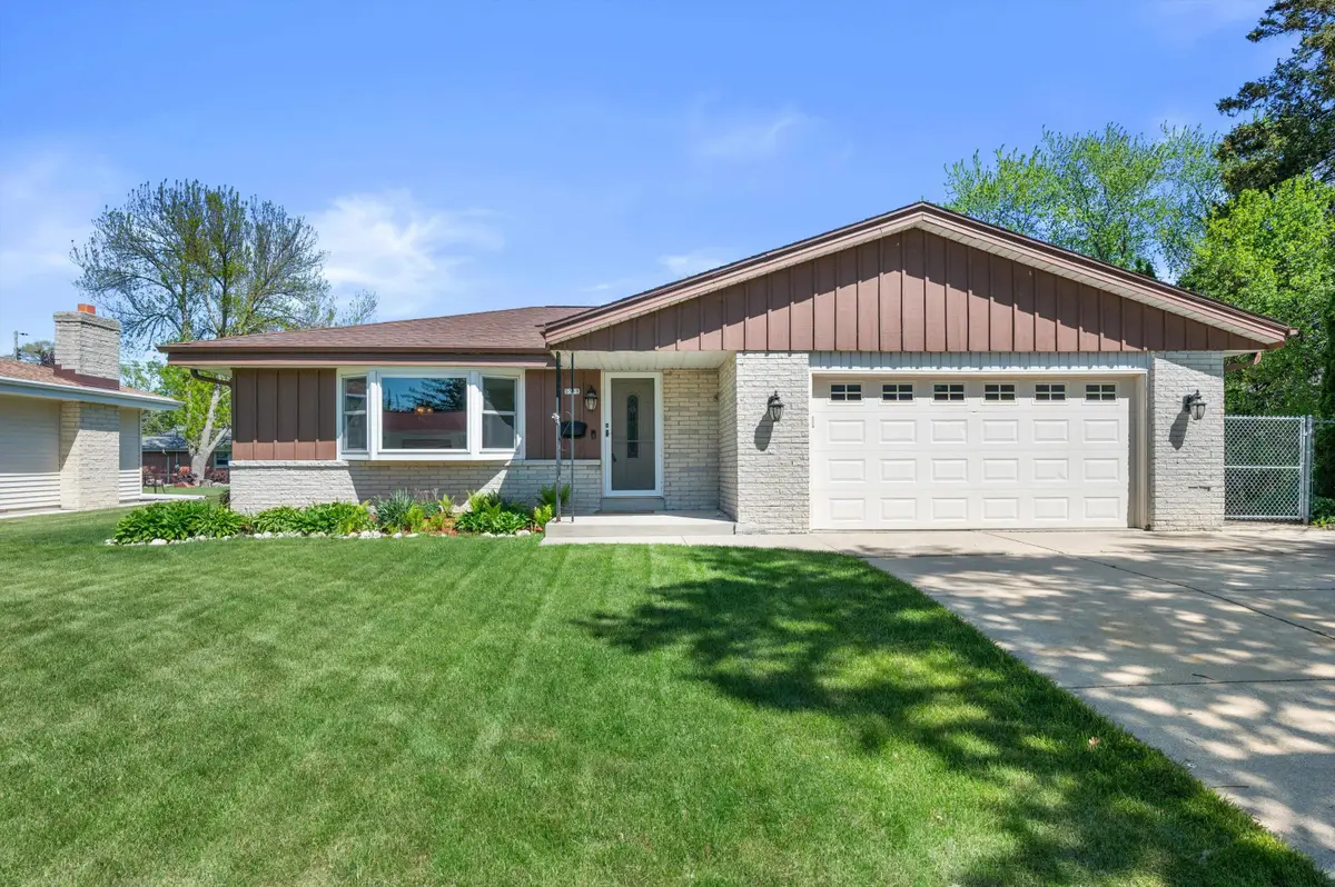 5358 Mulberry Dr, Greendale, WI 53129 - #1