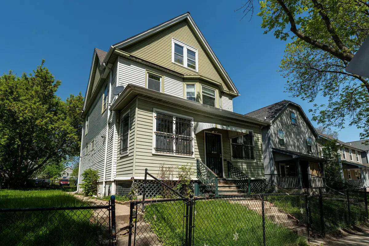 2043 N 28th St, Milwaukee, WI 53208 - #1