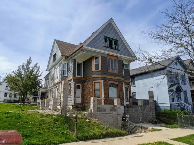 2329 N Vel R Phillips Ave, Milwaukee, WI 53212 - #2