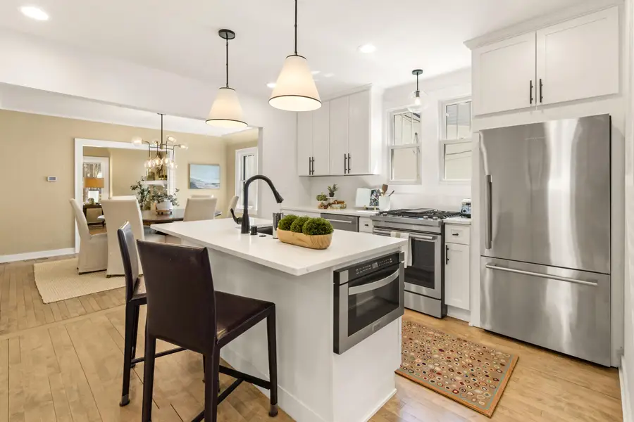 4867 N Berkeley Blvd, Whitefish Bay, WI 53217 - #3