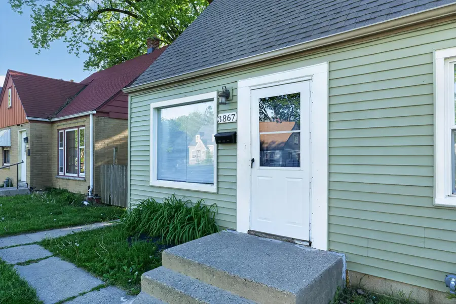 3867 N 36th St, Milwaukee, WI 53216 - #2