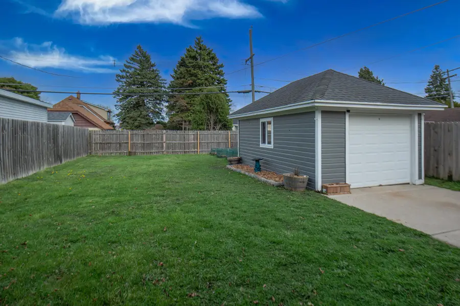 1517 West Lawn Ave, Racine, WI 53405 - #2