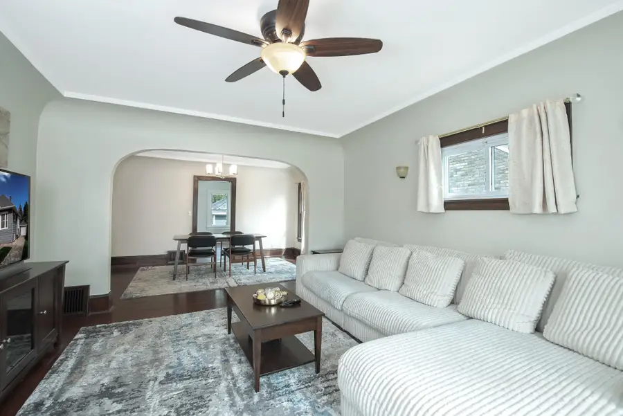1517 West Lawn Ave, Racine, WI 53405 - #3