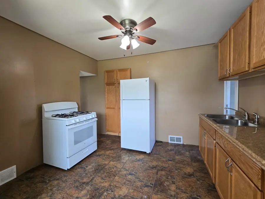 1031 S 98th St, West Allis, WI 53214 - #3