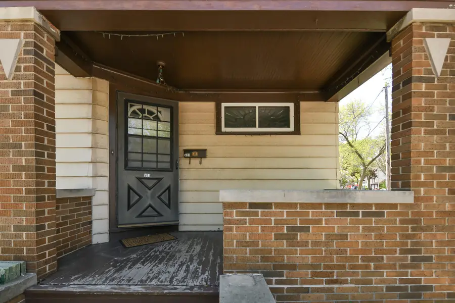501 E Otjen St, Milwaukee, WI 53207 - #3