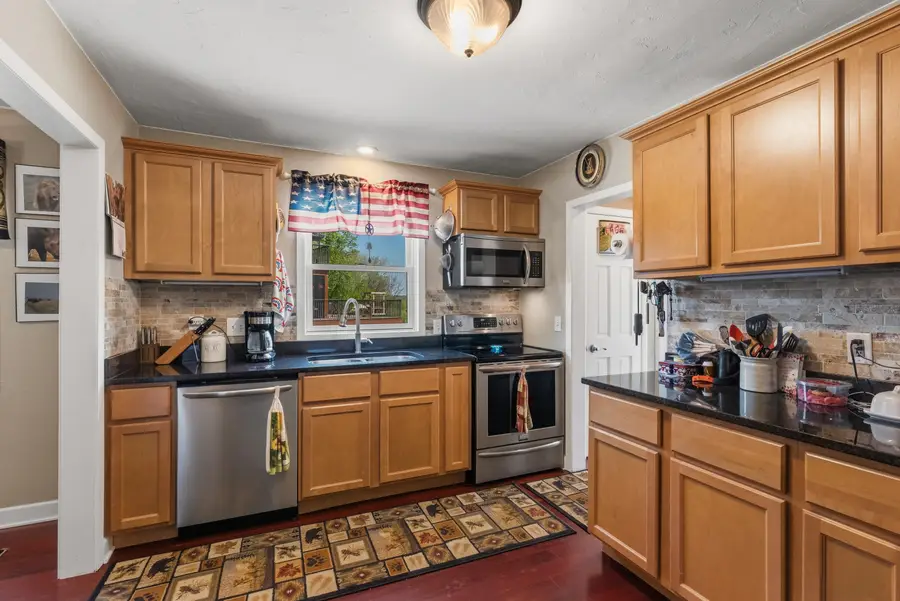 1712 S Craftsman Dr, New Berlin, WI 53146 - #2