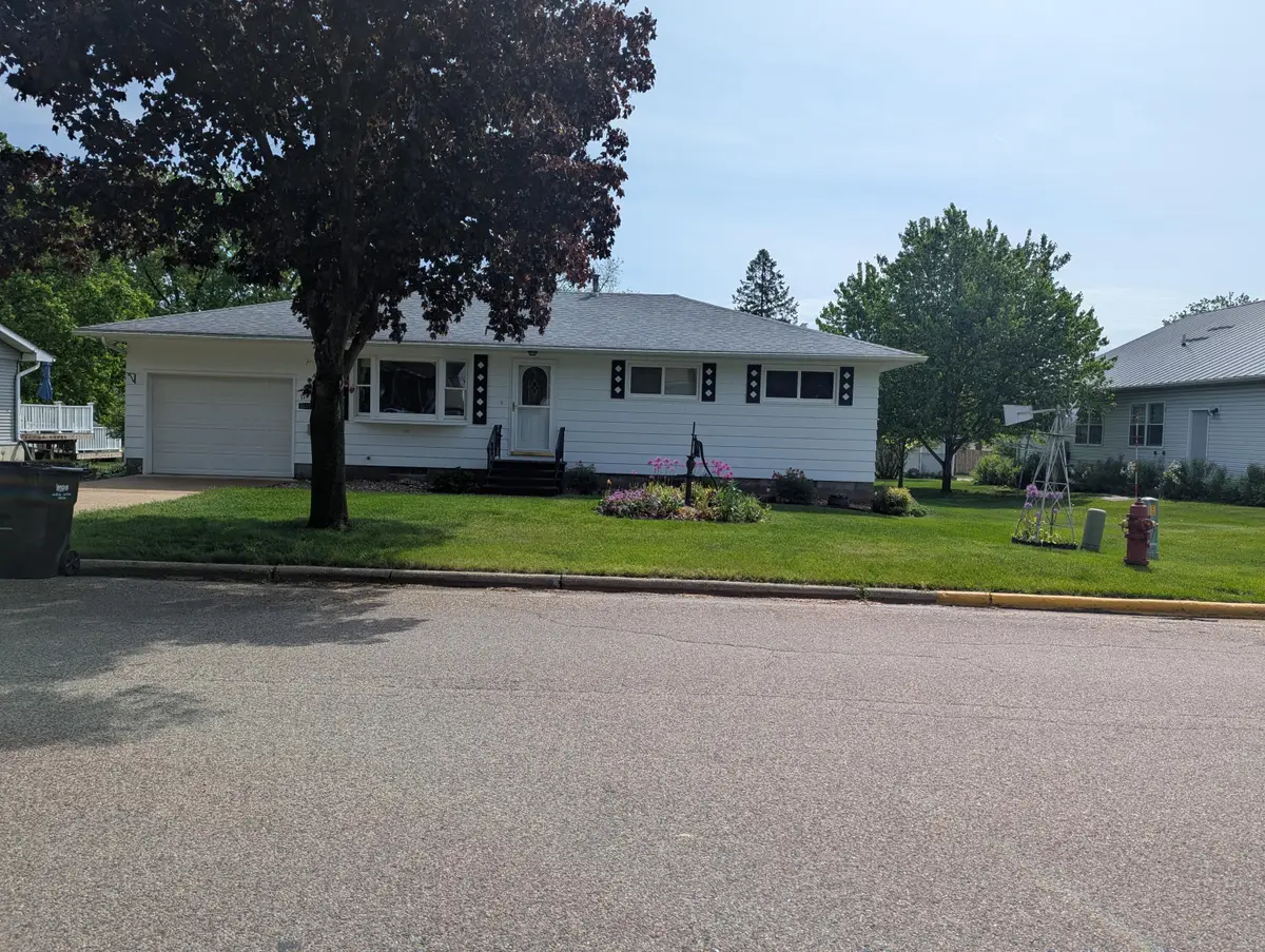 119 S Thayer Ave, Sparta, WI 54656 - #1