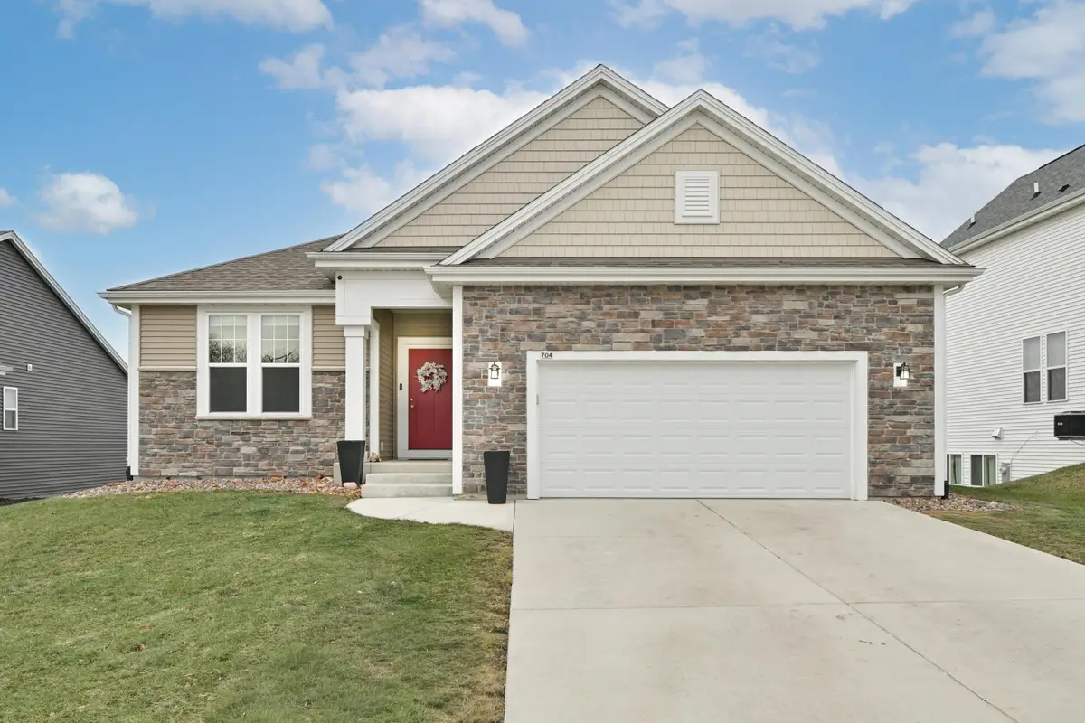 704 River Ridge Dr, Waterford, WI 53185 - #1