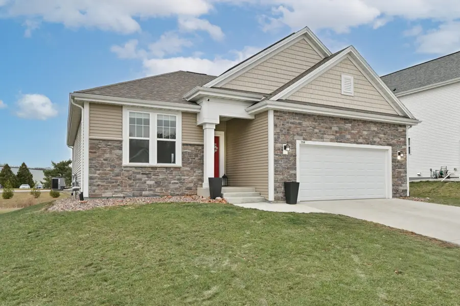704 River Ridge Dr, Waterford, WI 53185 - #3