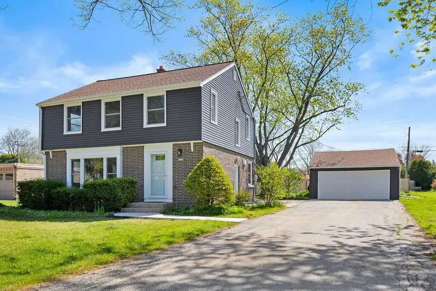7438 N Seneca Rd, Fox Point, WI 53217 - #2