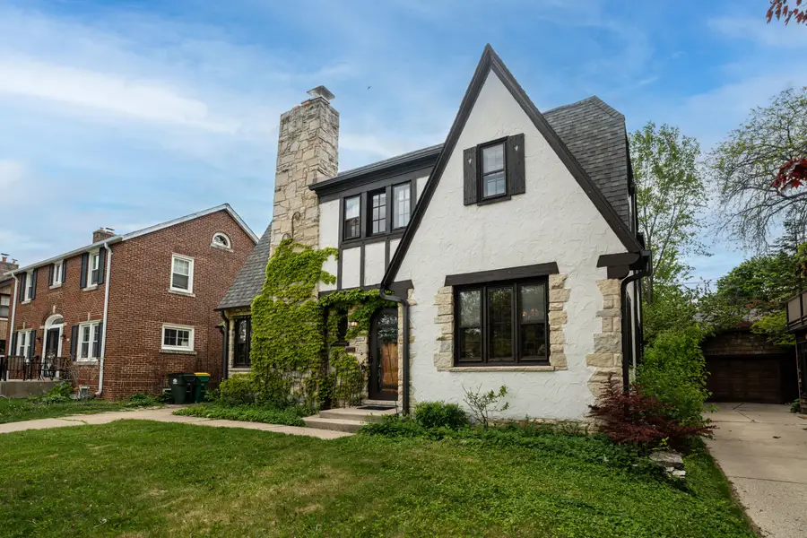 4441 N Maryland Ave, Shorewood, WI 53211 - #2