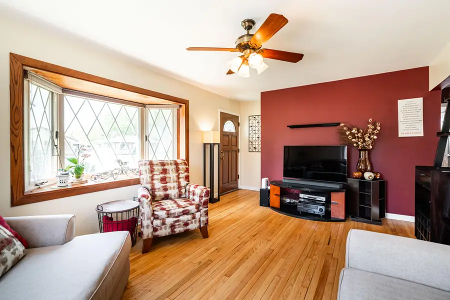 608 Williams Ave, South Milwaukee, WI 53172 - #2