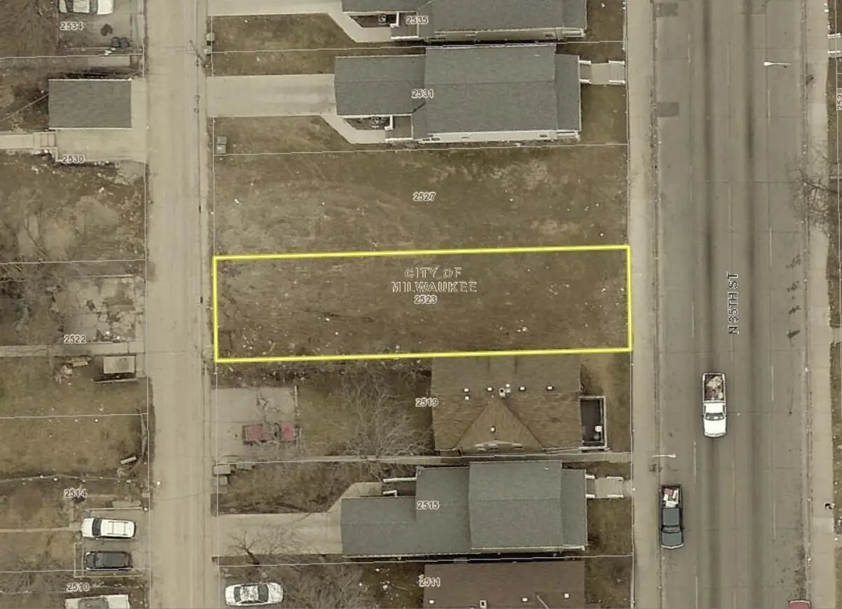 2523 N 35th St, Milwaukee, WI 53210 - #1