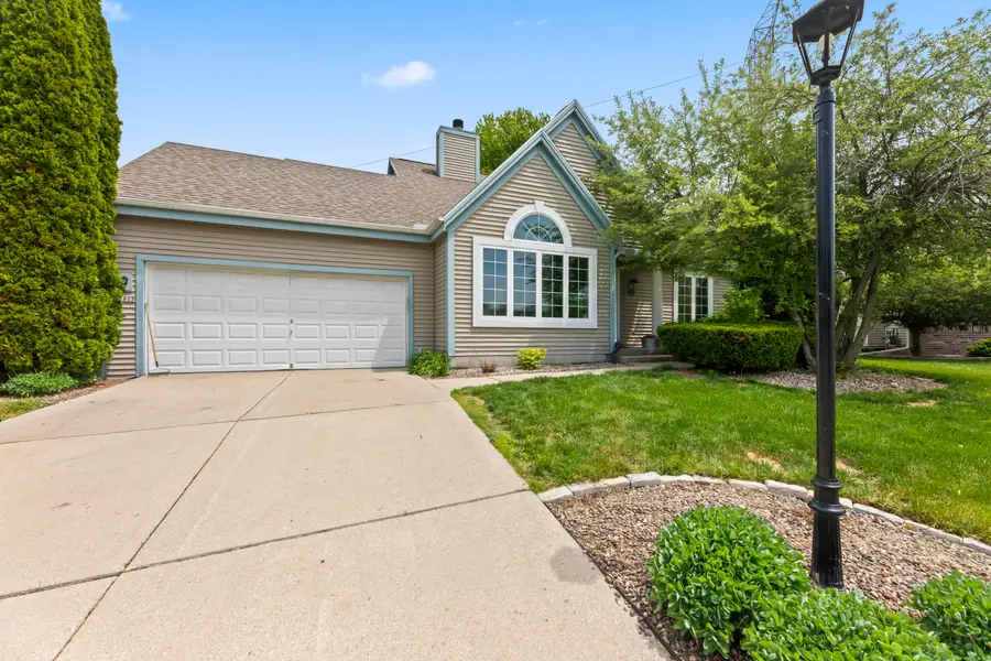 1803 Wexford Ln, Waukesha, WI 53186 - #2