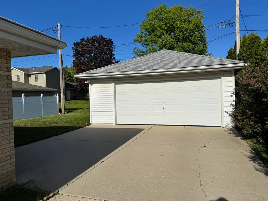 3770 S 93rd St, Milwaukee, WI 53228 - #3