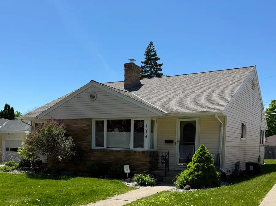 1024 Illinois St, Racine, WI 53405 - #2