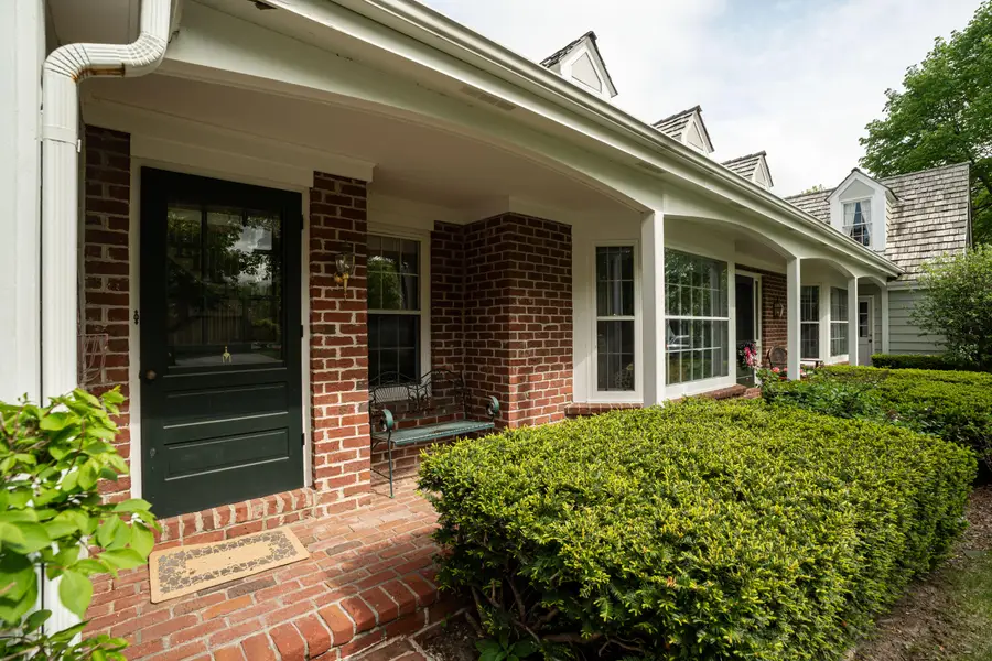 10240 N Westport Cir, Mequon, WI 53092 - #2