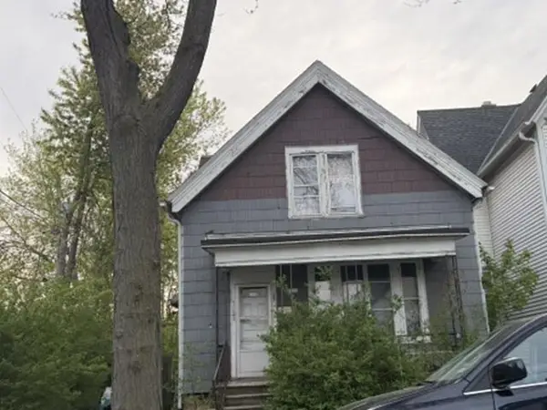2620 S Pine Ave, Milwaukee, WI 53207