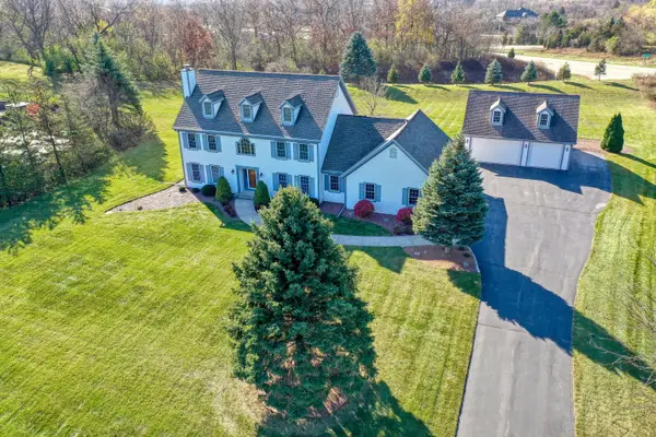 W284N4919 Roosevelts Quay, Merton, WI 53072