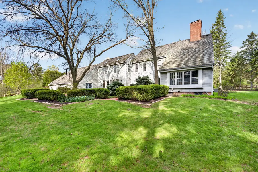 125 W Glenview Ct, Mequon, WI 53092 - #2
