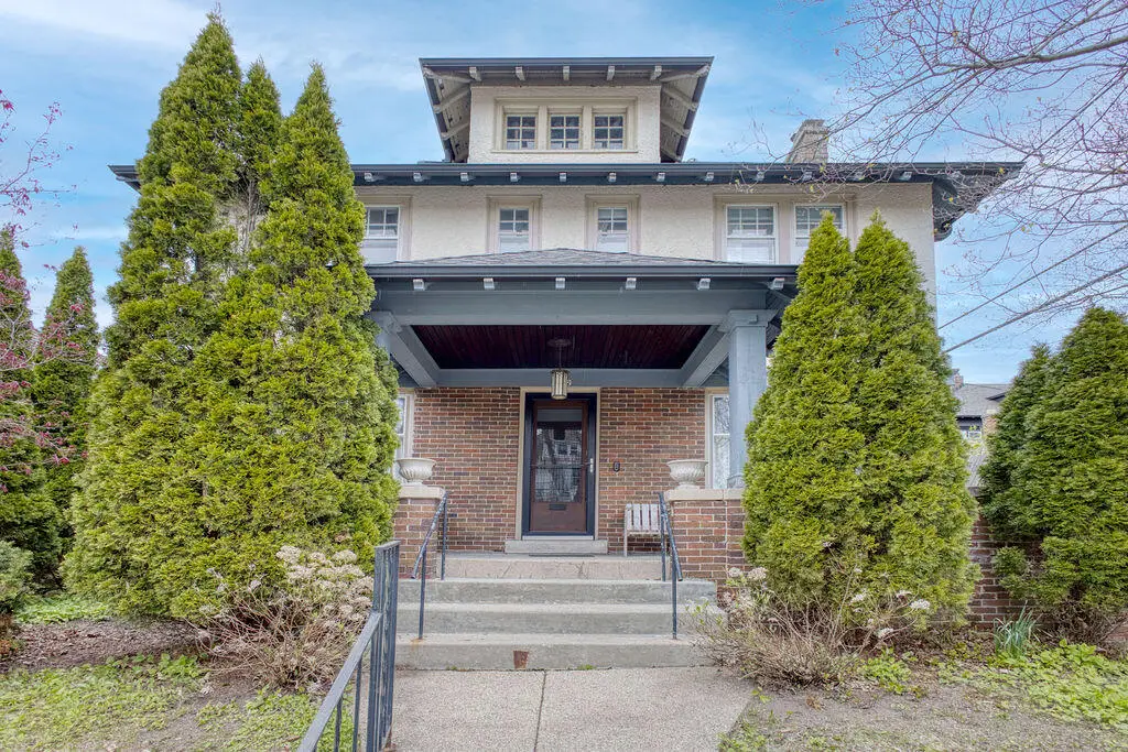 2312 E Linnwood Ave, Milwaukee, WI 53211 - #1