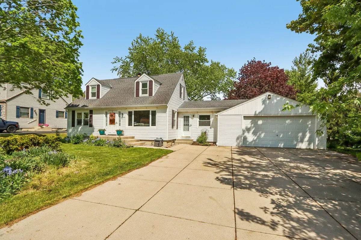 1030 Adelmann Ave, Brookfield, WI 53045 - #1