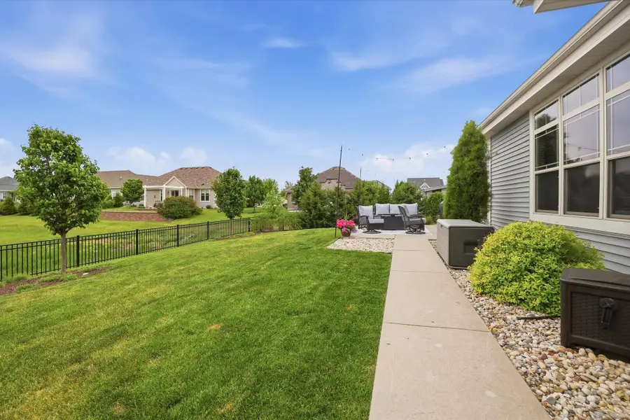 1460 Prairie Creek Blvd, Oconomowoc, WI 53066 - #3