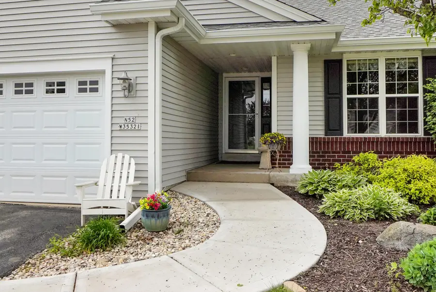 N52W35321 Lighthouse Ln, Oconomowoc, WI 53066 - #3