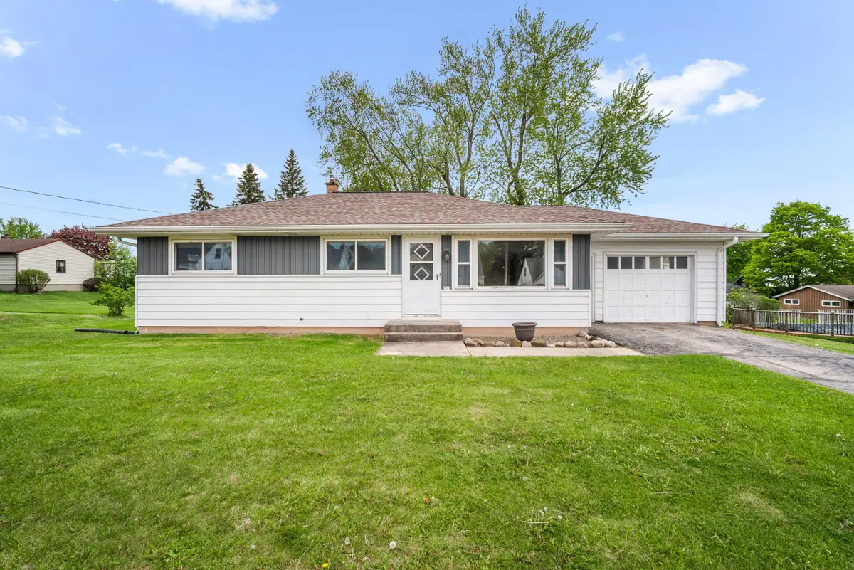 311 Washington Ave, Fredonia, WI 53021 - #1