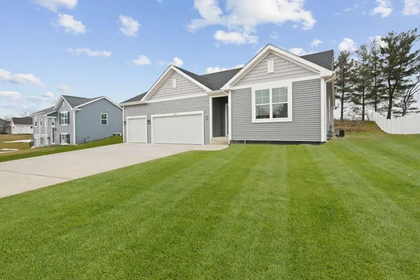 210 Linden Ln, Delavan, WI 53115
