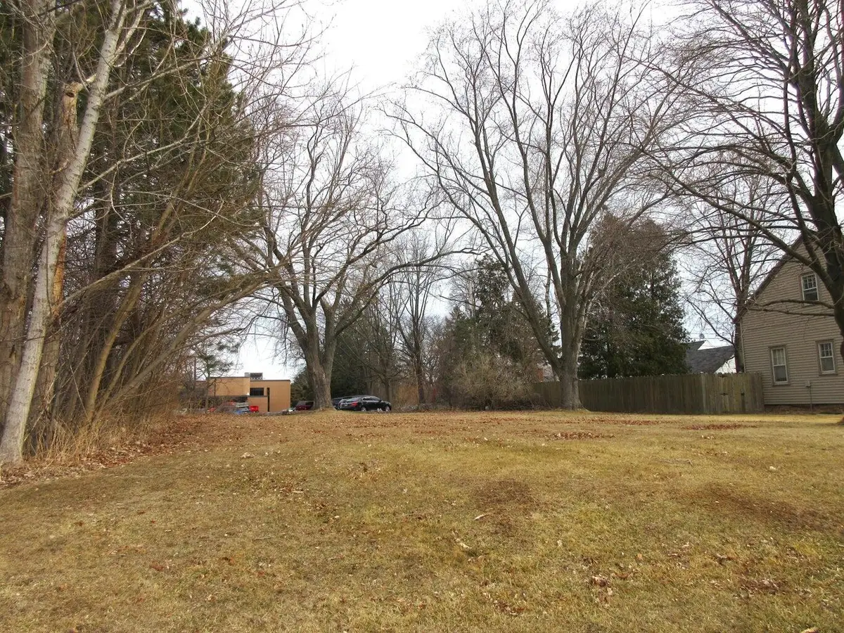 2918 Superior Ave, Sheboygan, WI 53081 - #1