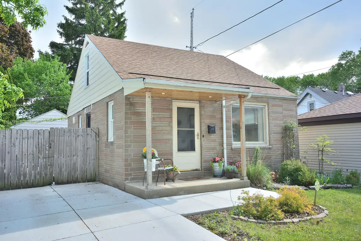 4909 W Galena St, Milwaukee, WI 53208 - #1